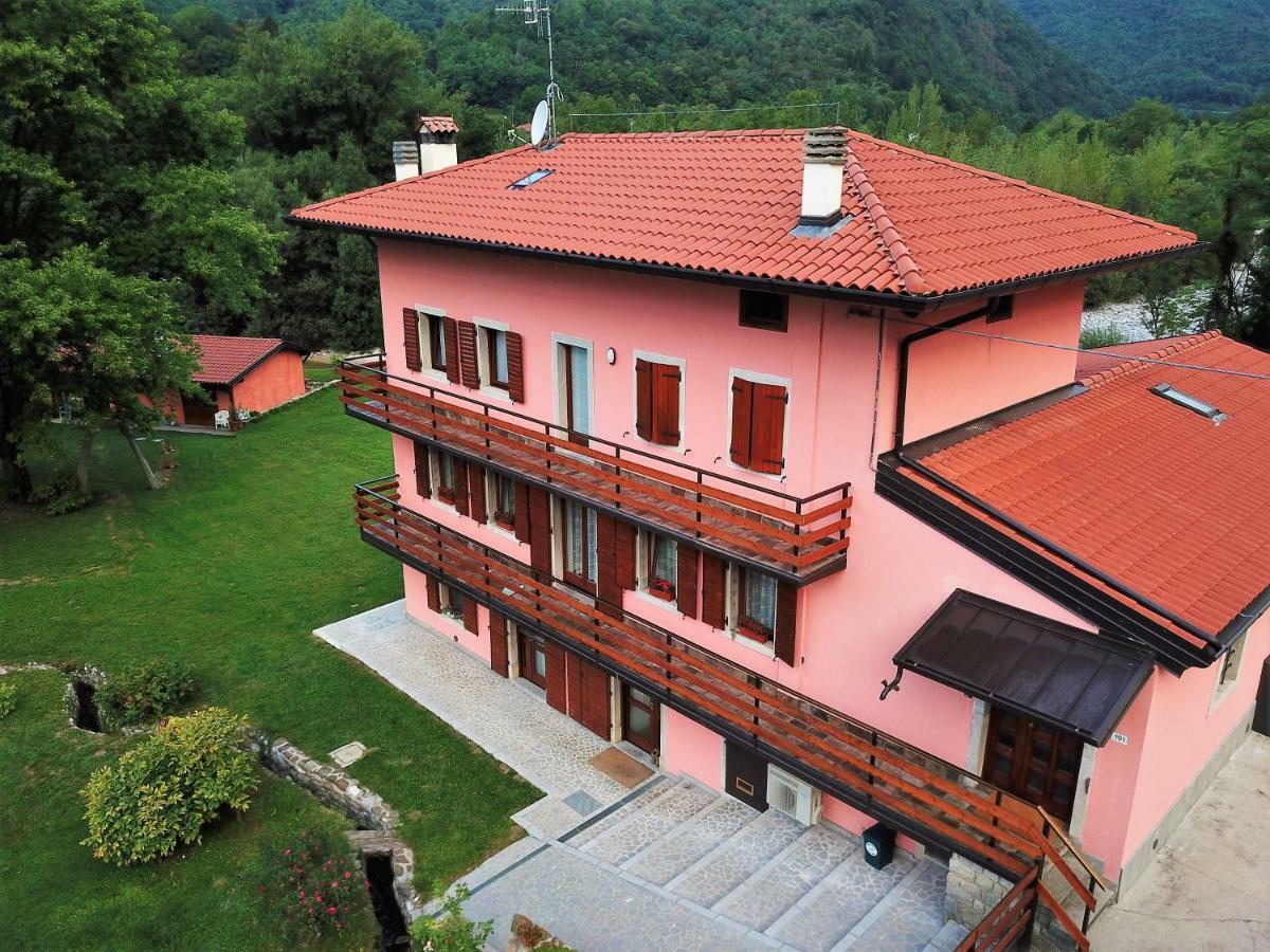 Holiday home Pikes